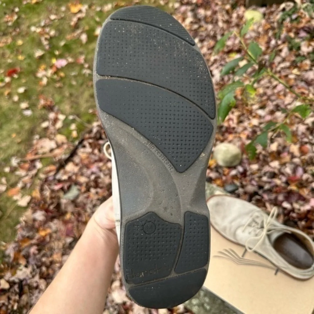 Dansko Men’s Jake Milled Nubuck Taupe Chukka Boots -‎ Size 10.5M